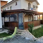 Casa Alba بيت ضيافة Năvodari